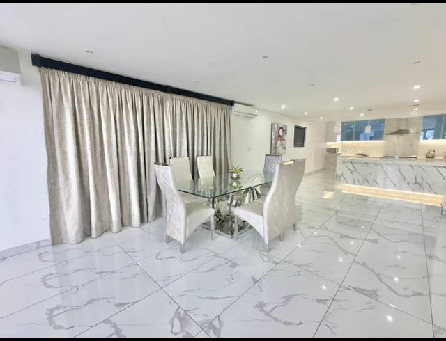 5 BEDROOM FREEHOLD FOR SALE IN UMHLANGA CENTRAL